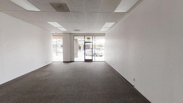 Move-In Ready Retail/Office Storefront @ Downtown Corner: 277 N 5th St, Coalinga, CA 93210